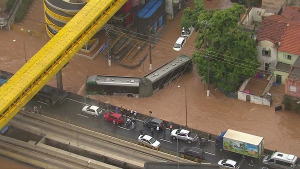 Temporal deja al menos doce muertos en Brasil - ADN Paraguayo