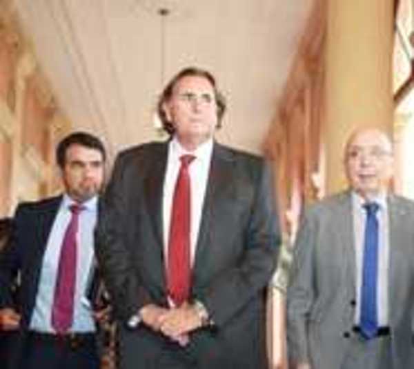 Mario Abdo acuerda sobre nueva cementera con gerente de Horacio Cartes - Paraguay.com