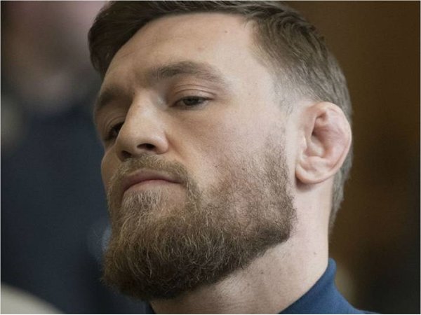 Arrestan a boxeador Conor McGregor por robo de un celular