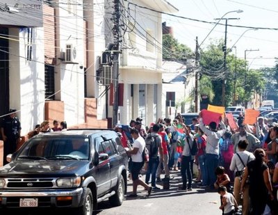 Piden al Indert oficializar títulos - Edicion Impresa - ABC Color