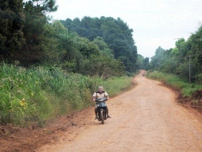 Vecinos claman por ruta de todo tiempo en el kilómetro 12 Monday
