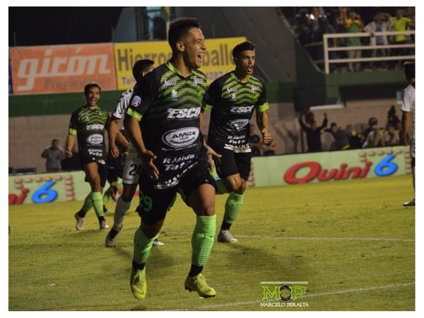 Defensa y Justicia se pone a un punto del líder Racing