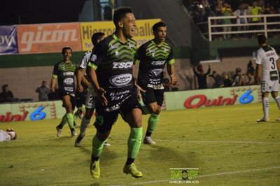 Defensa, a un punto de Racing - Deportes - ABC Color
