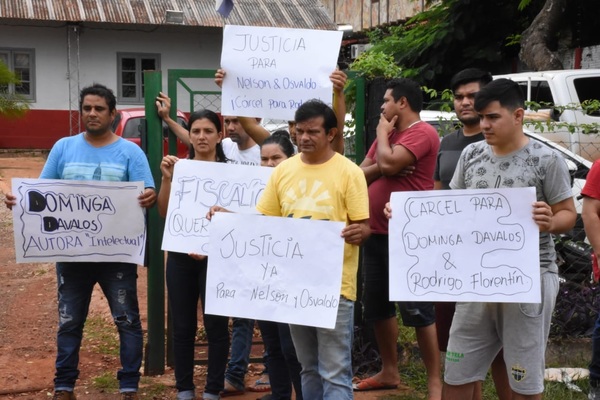 Se manifiestan y exigen que se investigue doble homicidio - ADN Paraguayo