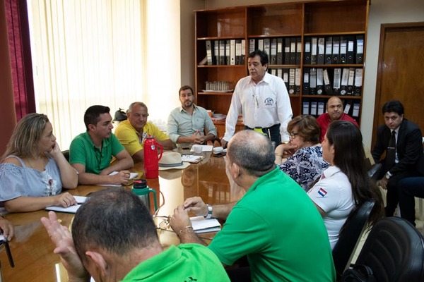 En Hernandarias se organizan para limpiar emblemático arroyo - ADN Paraguayo