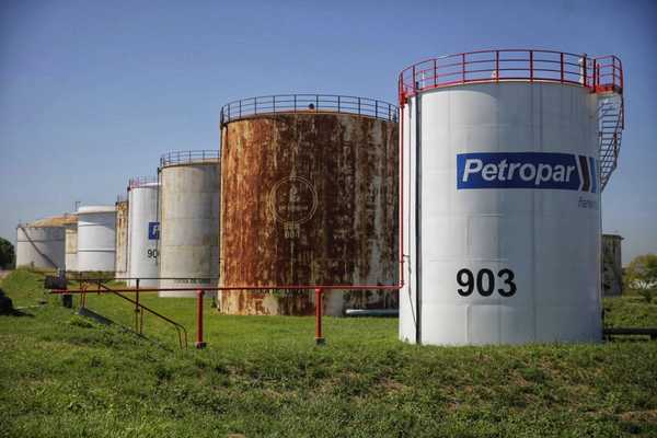 Petropar realiza pintura y reacondicionamiento de tanques | .::Agencia IP::.