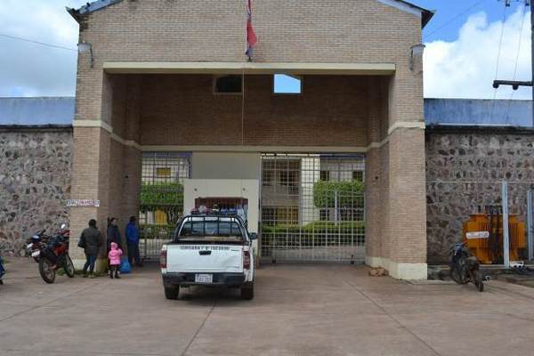 Fuerzas Armadas custodiarían cárceles con soldados del PCC - ADN Paraguayo