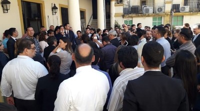 Sindicalistas protestan contra aumentazos y planilleros - ADN Paraguayo