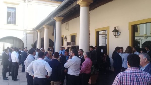 Crispación entre funcionarios de Diputados - Nacionales - ABC Color