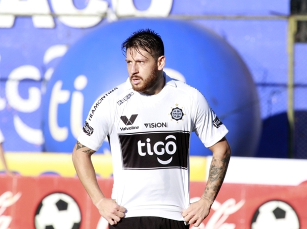 Carlos Javier Acuña intima al club Olimpia por deuda del 2014