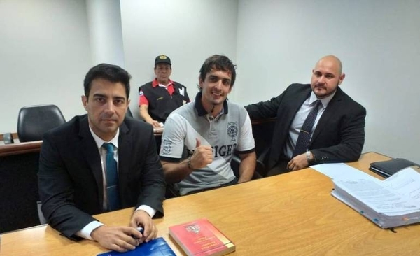 HOY / Absuelven a Aquiles Baéz por audio 'maten olimpistas', sigue preso por agresion en estadio