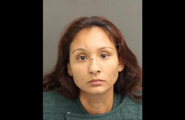 Madre estadounidense apuñaló a su hija de 11 años porque creía que esta mantenía relaciones sexuales - C9N