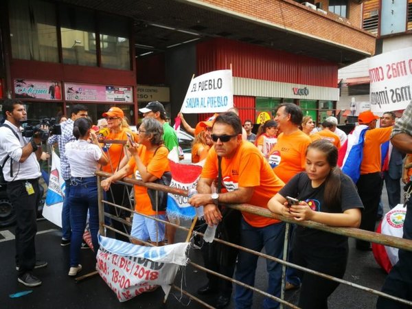 Dos bandos frente al Jurado - Nacionales - ABC Color