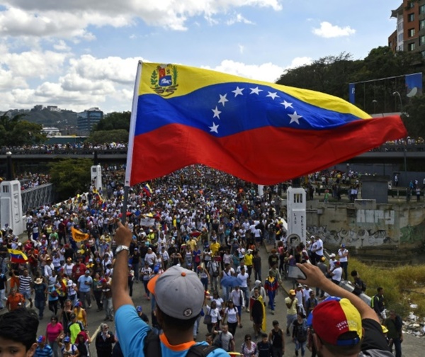 Aumenta a 21 la cifra de fallecidos por apagón en Venezuela, dice ONG