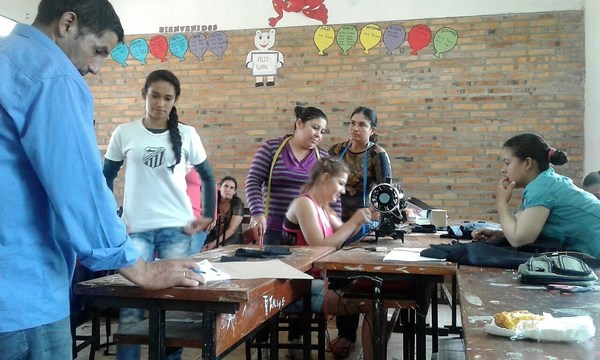 ADOLESCENTES SERÁN CAPACITADOS EN OFICIOS DE RÁPIDA SALIDA LABORAL