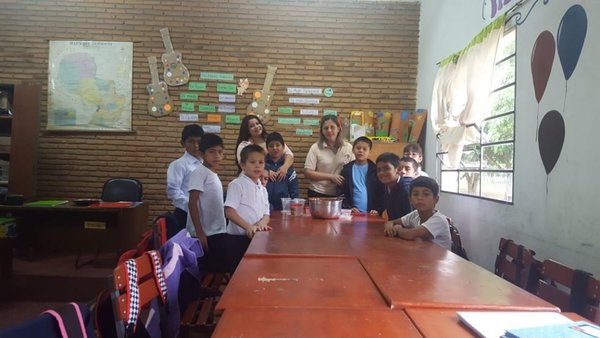 Estudiantes elaboraron dulce de guayaba en Ayolas - Nacionales - ABC Color