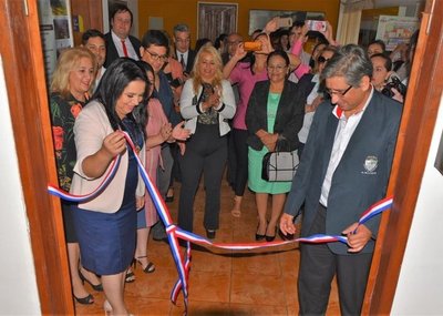 Habilitan despacho para esposa del gobernador guaireño - Nacionales - ABC Color