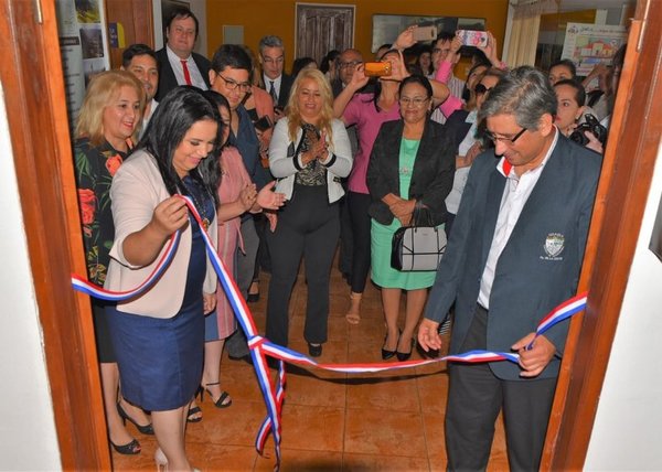 Habilitan despacho para esposa del gobernador guaireño - Nacionales - ABC Color