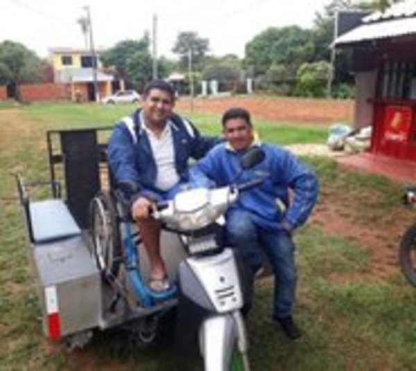 Enorme gesto: Inventó un móvil para que su amigo pueda ir a estudiar - Paraguay.com