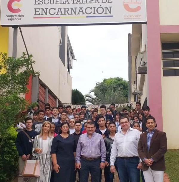 Adolescentes del Programa Abrazo asistirán a talleres para acceso rápido a empleo - .::RADIO NACIONAL::.