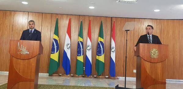 Presidentes reafirmaron hoy compromiso de construcción de dos puentes internacionales financiados por ITAIPU - .::RADIO NACIONAL::.