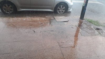 Desagüe colapsado en Encarnación - Cronicas Ciudadanas - ABC Color