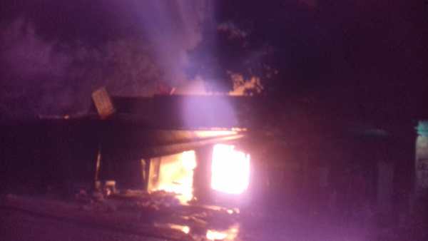Un incendio se desarrolla en Guyraungua