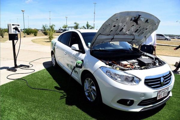Rechazan proyecto para importar autos eléctricos usados - Nacionales - ABC Color