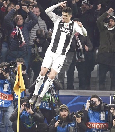 “Cristiano” voló y Juve va a cuartos