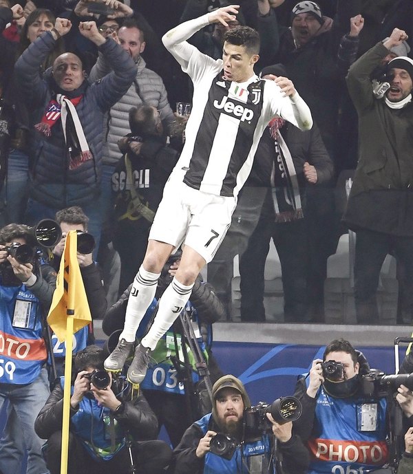 “Cristiano” voló y Juve va a cuartos