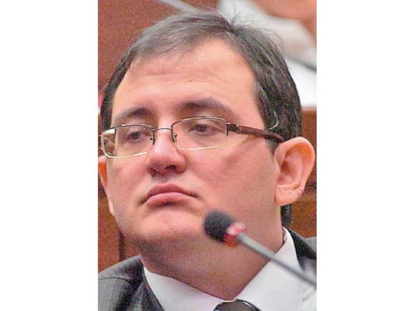 Abogado de Zacarías critica imputación por supuesta lesión