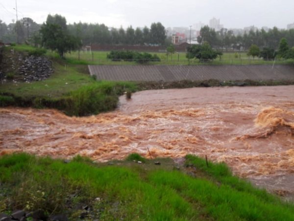Torrencial lluvia inundó por primera vez algunas zonas de Encarnación