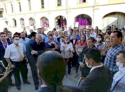 Funcionarios contra aumentazos