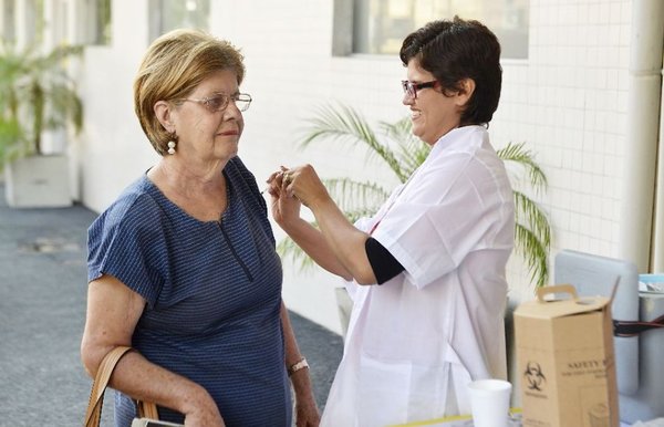Vacunas antigripales llegarían en abril - Nacionales - ABC Color