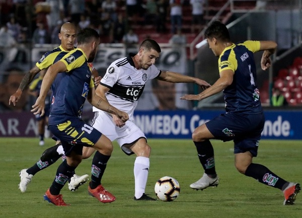 Olimpia cede empate de local