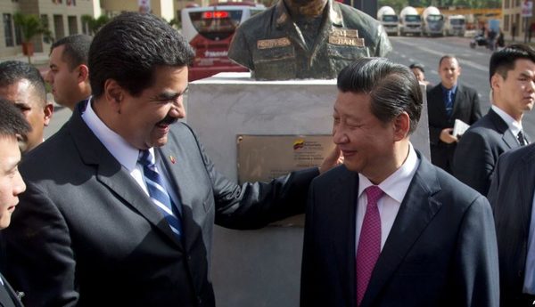 China ofrece ayuda a Maduro para restablecer energía