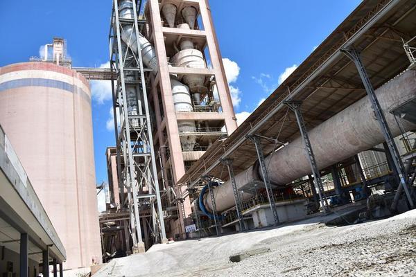 Italianos no suspenderán inversión, a pesar del anuncio del grupo Cartes