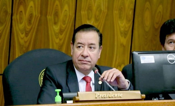 HOY / Cuevas hizo figurar pago de combustible por G. 1.200 millones para tractor en desuso, denuncian