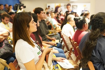 Empresa de telefonía realiza taller de educación financiera