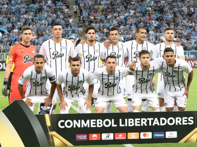 Libertad cortó la racha de Gremio contra los paraguayos