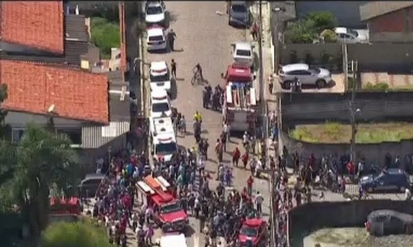 DOS JOVENES ASESINARON A 8 ESTUDIANTES EN UN COLEGIO DE BRASIL