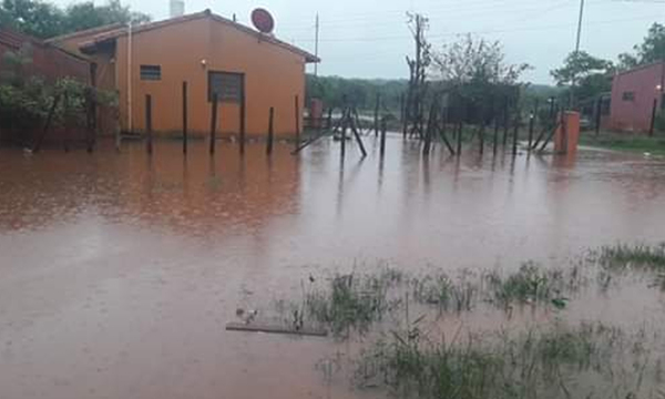 Barrios inundados en Coronel Oviedo – Prensa 5