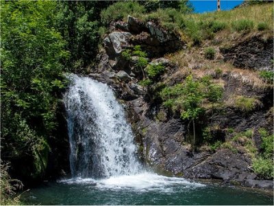 Las cascadas pueden formarse sin exponerse a factores externos