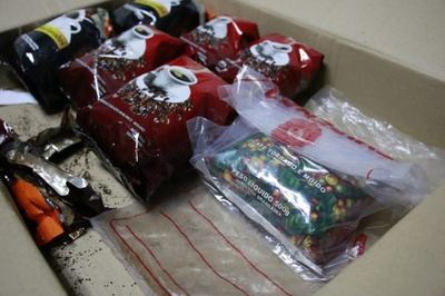 Hallan cocaína en sobres de café