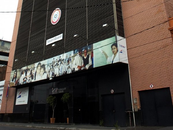 MEC prohíbe utilización de guía sobre educación sexual para docentes