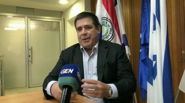 HOY / "Hasta me pone feliz, que no pudieron encontrarle problemas a Horacio Cartes"