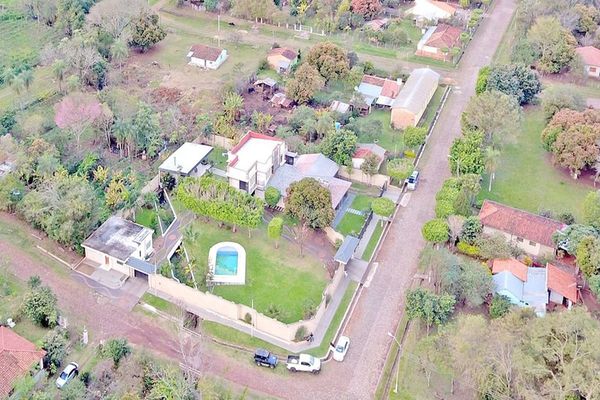Chofer denuncia a Cuevas por falsificación de firma