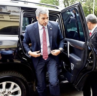 Abdo tendrá una reunión clave con sus senadores - Edicion Impresa - ABC Color