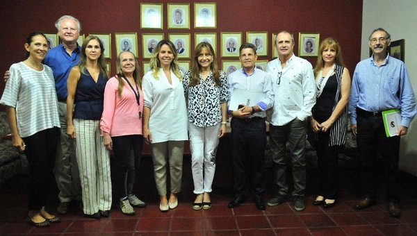 Nueva directiva del CHP asume mando - Edicion Impresa - ABC Color