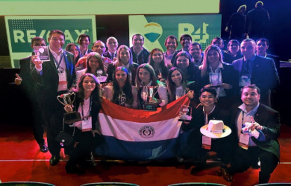 Premian en Las Vegas a Paraguay por destacarse en el rubro inmobiliario - Radio 1000 AM